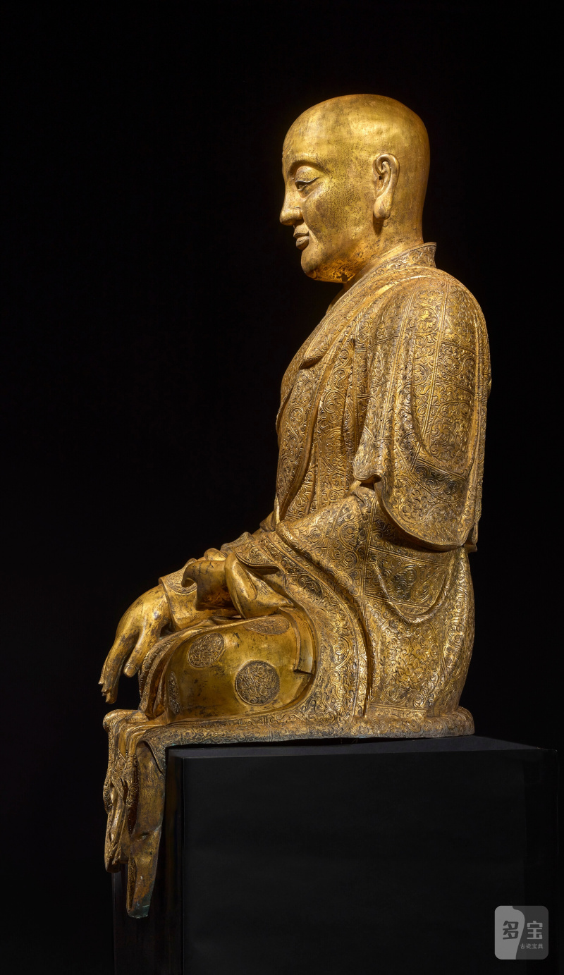 STATUE MONUMENTALE IMPÉRIALE D'UN MAÎTRE DE LA LIGNÉE DES KARMAPA EN BRONZE DORÉ  CHINE, DYNASTIE MING, XVE SIÈCLE - 图3